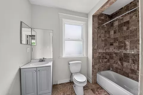 Bath - 2654 Cora Ave, Cincinnati, OH 45211 photo 1 of 1