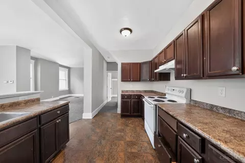 Entry Way - 2654 Cora Ave, Cincinnati, OH 45211 photo 1 of 1