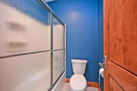 Bath - 41 Locust Hill Rd, Cincinnati, OH 45245 photo 7 of 8