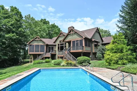 Exterior - 41 Locust Hill Rd, Cincinnati, OH 45245 photo 17 of 23