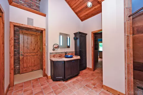 Bath - 41 Locust Hill Rd, Cincinnati, OH 45245 photo 4 of 8