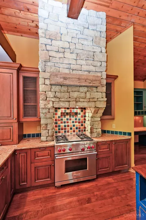 Kitchen - 41 Locust Hill Rd, Cincinnati, OH 45245 photo 7 of 7