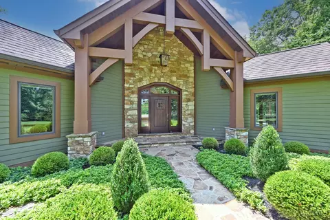Exterior - 41 Locust Hill Rd, Cincinnati, OH 45245 photo 3 of 23