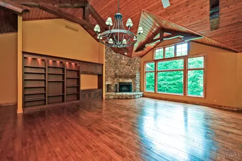 Living - 41 Locust Hill Rd, Cincinnati, OH 45245 photo 3 of 7