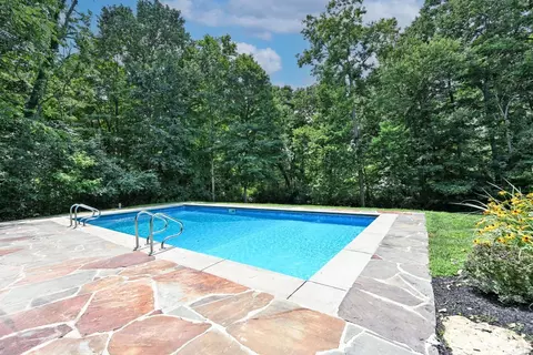 Exterior - 41 Locust Hill Rd, Cincinnati, OH 45245 photo 14 of 23