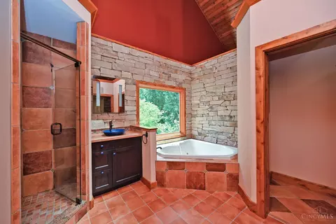 Bath - 41 Locust Hill Rd, Cincinnati, OH 45245 photo 5 of 8