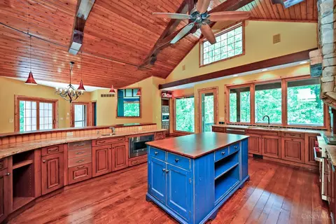 Kitchen - 41 Locust Hill Rd, Cincinnati, OH 45245 photo 5 of 7