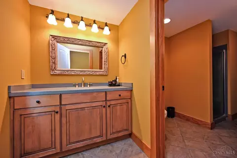 Bath - 41 Locust Hill Rd, Cincinnati, OH 45245 photo 8 of 8