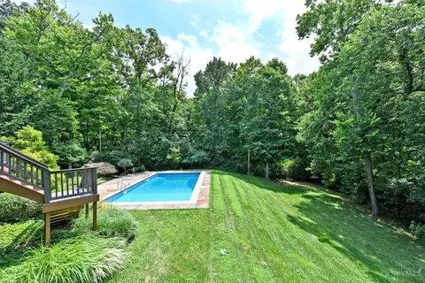 Exterior - 41 Locust Hill Rd, Cincinnati, OH 45245 photo 12 of 23