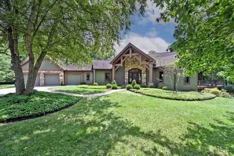Exterior - 41 Locust Hill Rd, Cincinnati, OH 45245 photo 2 of 23