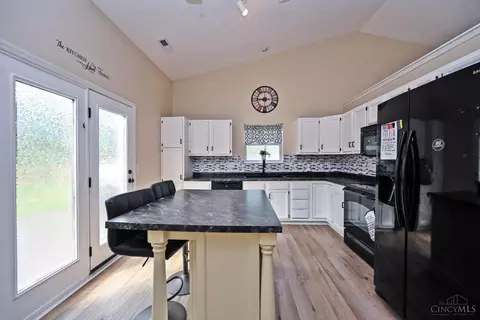 Kitchen - 60 Robin Way, Amelia, OH 45102 photo 2 of 5
