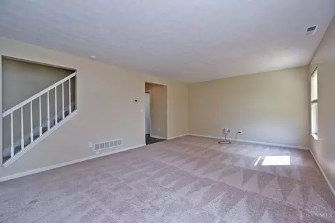 Living - 60 Robin Way, Amelia, OH 45102 photo 2 of 4