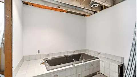 Bath - 6815 Windward St, Cincinnati, OH 45227 photo 3 of 3