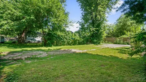 Exterior - 6815 Windward St, Cincinnati, OH 45227 photo 4 of 5