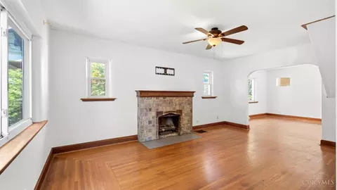 Living - 6815 Windward St, Cincinnati, OH 45227 photo 1 of 6