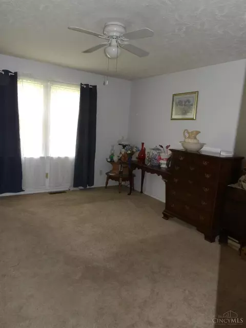 Bedroom - 7603 Fairground Rd, Blanchester, OH 45107 photo 3 of 4