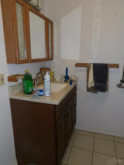 Bath - 7603 Fairground Rd, Blanchester, OH 45107 photo 4 of 4