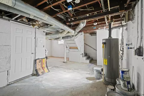 Entry Way - 2217 Crane Ave, Cincinnati, OH 45207 photo 1 of 1