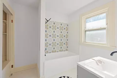 Bath - 2217 Crane Ave, Cincinnati, OH 45207 photo 1 of 1