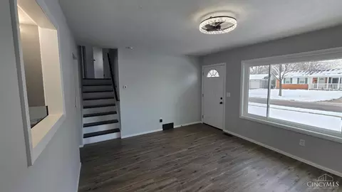 Living - 11518 Raphael Pl, Forest Park, OH 45240 photo 2 of 5