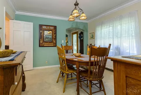 Dining - 1711 Flora Ave, Cincinnati, OH 45231 photo 2 of 3