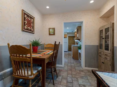 Dining - 1711 Flora Ave, Cincinnati, OH 45231 photo 1 of 3