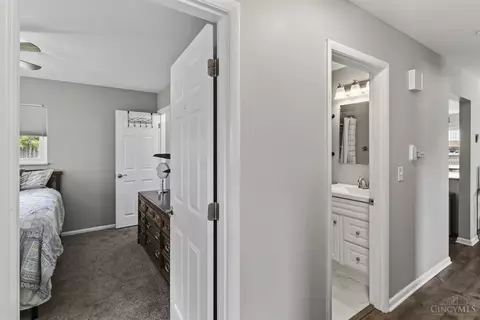 Entry Way - 6038 Bearcat Dr, Cincinnati, OH 45248 photo 1 of 4