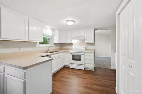Kitchen - 3528 Bookmark Pl, Maineville, OH 45039 photo 1 of 5
