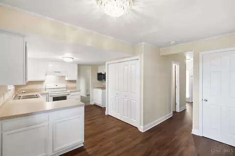 Entry Way - 3528 Bookmark Pl, Maineville, OH 45039 photo 5 of 11