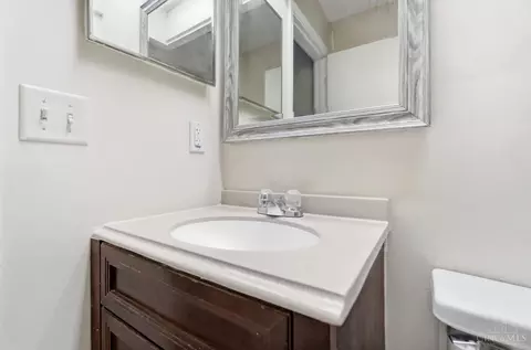 Bath - 3528 Bookmark Pl, Maineville, OH 45039 photo 3 of 9