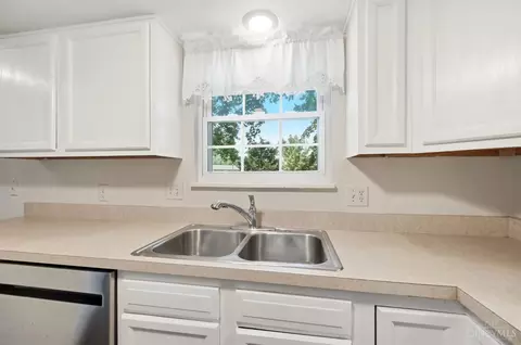 Kitchen - 3528 Bookmark Pl, Maineville, OH 45039 photo 5 of 5