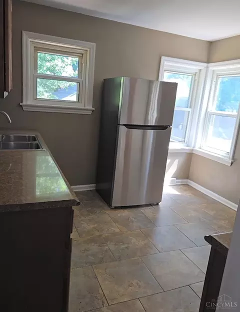 Kitchen - 3830 Gardner Ave, Cincinnati, OH 45236 photo 2 of 2