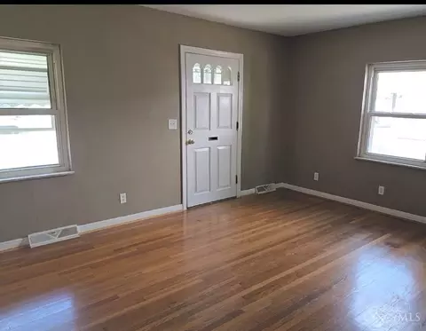 Living - 3830 Gardner Ave, Cincinnati, OH 45236 photo 1 of 2