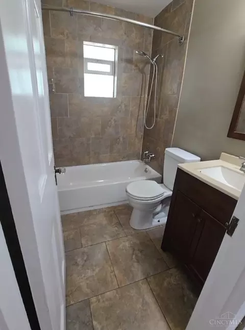 Bath - 3830 Gardner Ave, Cincinnati, OH 45236 photo 1 of 1