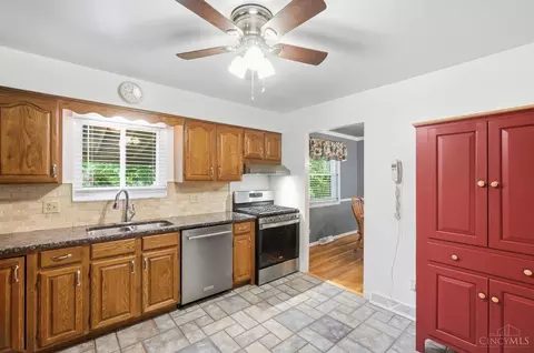 Kitchen - 5833 Timely Ter, Cincinnati, OH 45233 photo 1 of 4