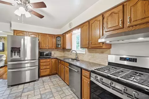 Kitchen - 5833 Timely Ter, Cincinnati, OH 45233 photo 2 of 4