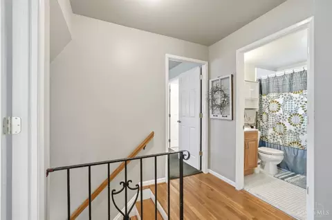 Entry Way - 5833 Timely Ter, Cincinnati, OH 45233 photo 2 of 2