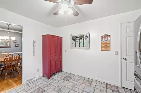 Kitchen - 5833 Timely Ter, Cincinnati, OH 45233 photo 3 of 4