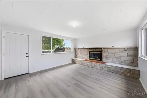 Living - 5750 Timrick Ct, Cincinnati, OH 45238 photo 8 of 9