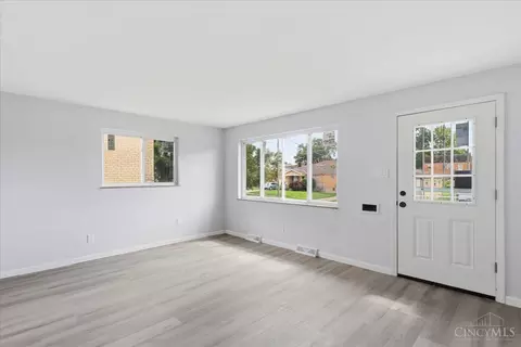 Living - 5750 Timrick Ct, Cincinnati, OH 45238 photo 2 of 9