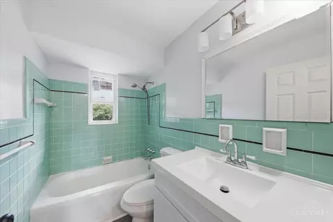 Bath - 5750 Timrick Ct, Cincinnati, OH 45238 photo 1 of 3