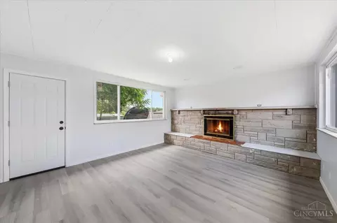 Living - 5750 Timrick Ct, Cincinnati, OH 45238 photo 9 of 9