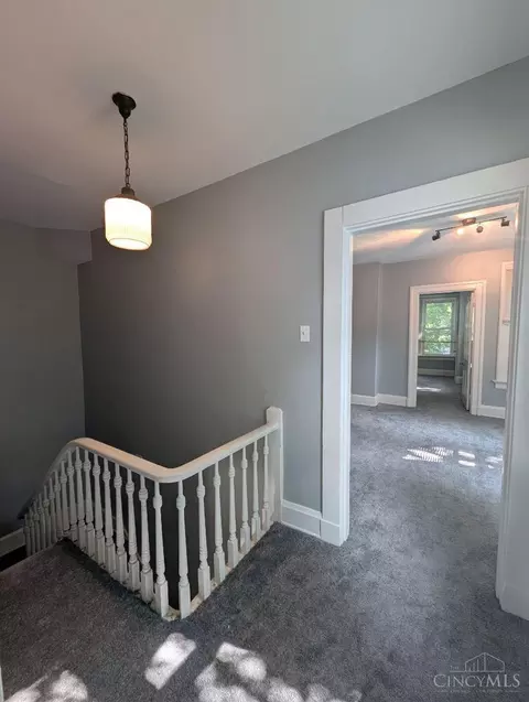 Entry Way - 741 Epworth Ave, Cincinnati, OH 45232 photo 2 of 2
