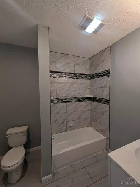 Bath - 741 Epworth Ave, Cincinnati, OH 45232 photo 2 of 3