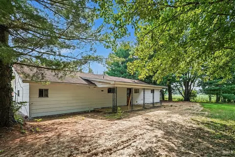 Exterior - 1649 Main St, Lewis Twp, OH 45119 photo 6 of 8