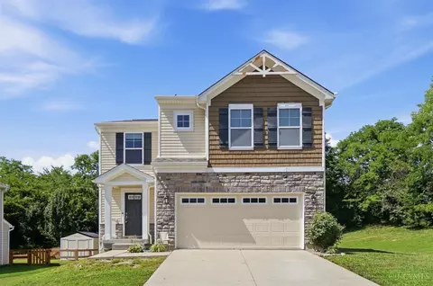 1022 Golden Oak Dr, Hamilton, OH 45013