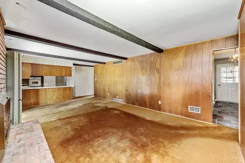 Living - 9350 Sheralee Dr, Cincinnati, OH 45231 photo 3 of 5