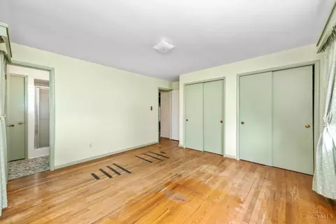 Bedroom - 9350 Sheralee Dr, Cincinnati, OH 45231 photo 3 of 4