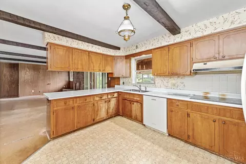 Kitchen - 9350 Sheralee Dr, Cincinnati, OH 45231 photo 1 of 3