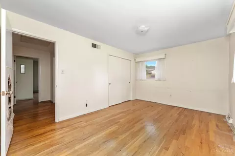 Bedroom - 9350 Sheralee Dr, Cincinnati, OH 45231 photo 1 of 4
